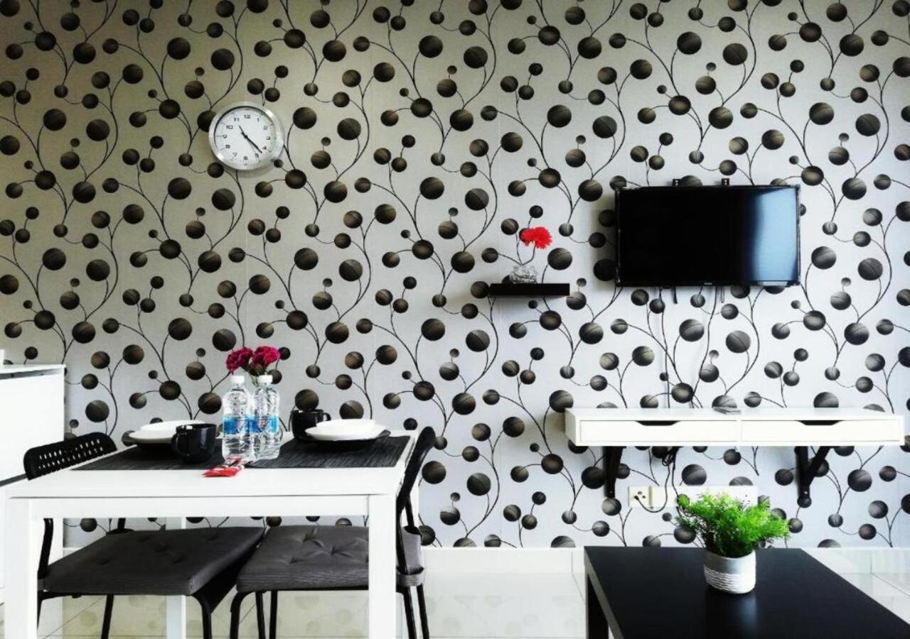 Peanut Butter Homestay #Trefoil Setia City Сетія-Алам Екстер'єр фото